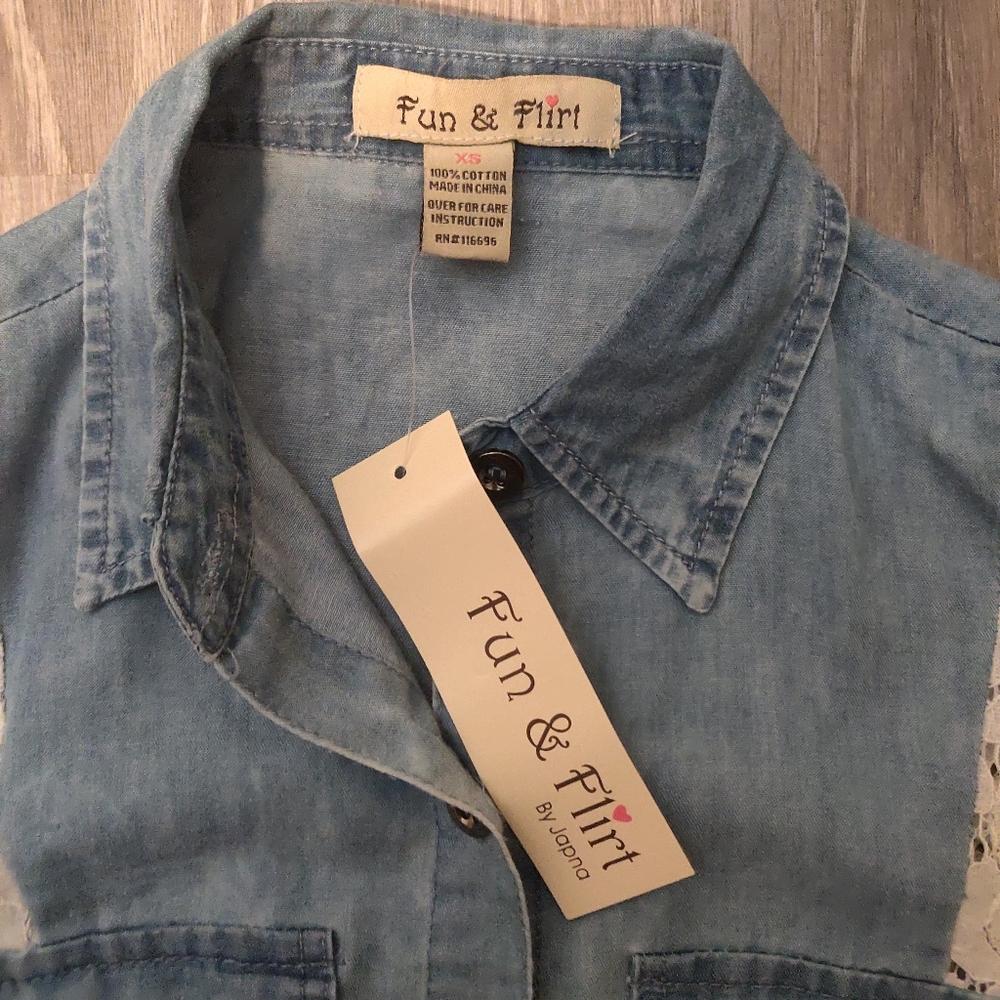 NWT Denim and Lace Tie Front Crop Top - Picture 2 of 3